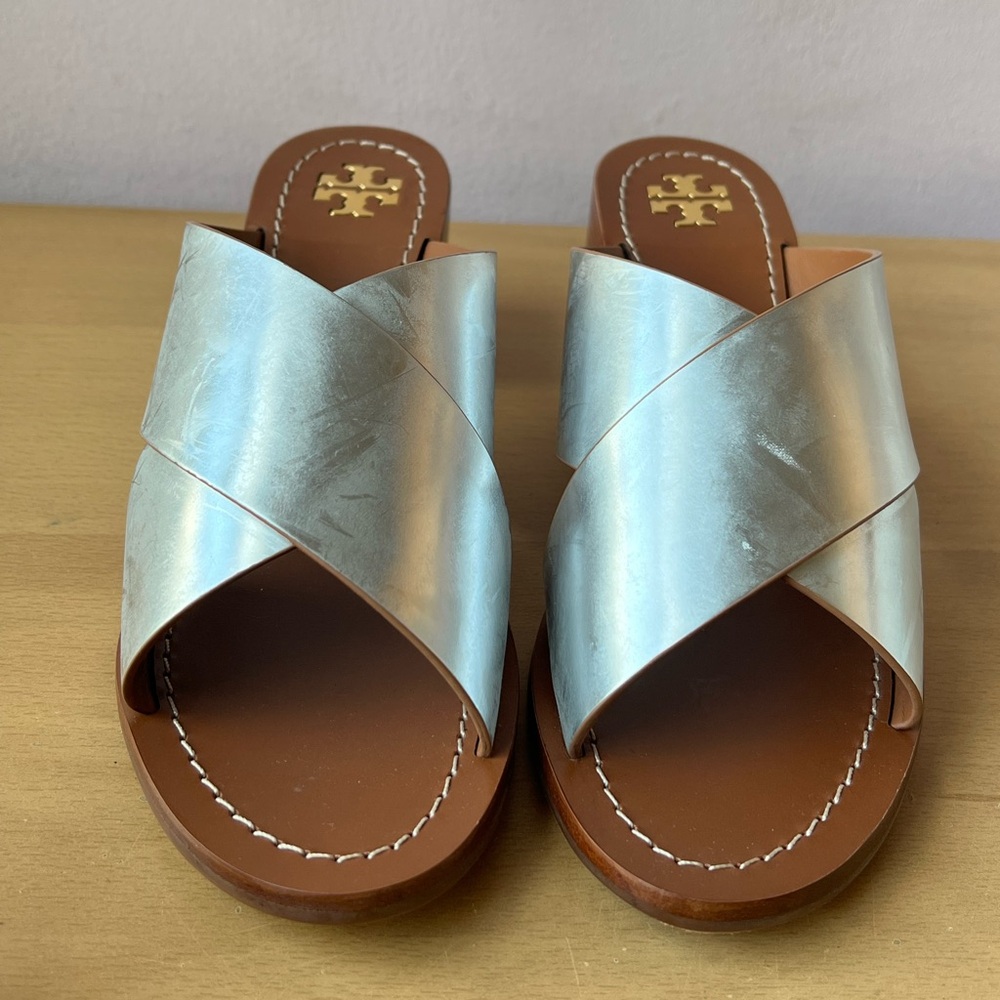 TORY BURCH SILVER METALLIC MONTROSE STACKED BLOCK HEEL SLIDE SANDALS BRAND NEW - Picture 12 of 16